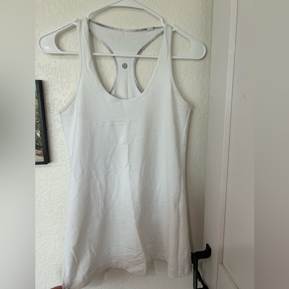 Lululemon white size 6 woman’s speed tank